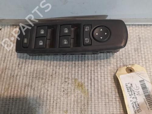 Used Left front window switch Left front window switch RENAULT MEGANE III Hatchback (BZ0/1_, B3_) 1.5 dCi (106 hp) 22034145 22034145
