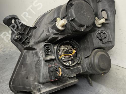 Used Right headlight Right headlight OPEL MERIVA A MPV (X03) 1.7 CDTI (E75) (100 hp) 30552577 30552577