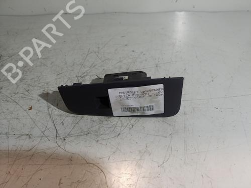 Used Right front window switch CHEVROLET EPICA (KL1_) 2.0 D (150 hp) 21709839
