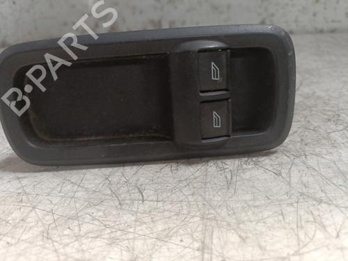 Interrupteur de vitre avant gauche FORD FIESTA V (JH_, JD_) 1.4 TDCi (68 hp) 28164994