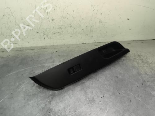 Used Right front window switch SUZUKI SWIFT IV (FZ, NZ) 1.2 (AZH412, ZC72S) (94 hp) 32995158