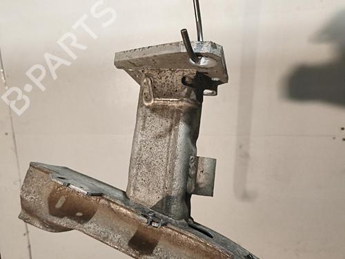 Used Front bumper reinforcement Front bumper reinforcement 39640738 39640738