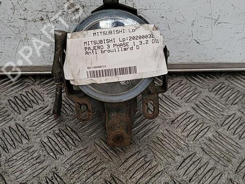 Used Right front fog light MITSUBISHI PAJERO III (V7_W, V6_W) 3.2 Di-D (V68W) (160 hp) 21697877