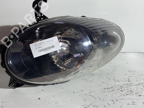 Used Right headlight NISSAN MICRA III (K12) 1.4 16V (88 hp) 24233046