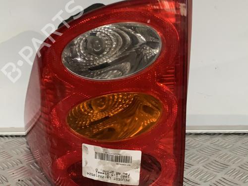Used Right taillight Right taillight PEUGEOT 1007 (KM_) 1.4 HDi (68 hp) 21704109 21704109