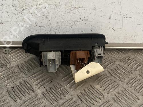 Used Right front window switch Right front window switch RENAULT SCÉNIC II (JM0/1_) 1.5 dCi (JM1E, JM16) (106 hp) 21697938 21697938