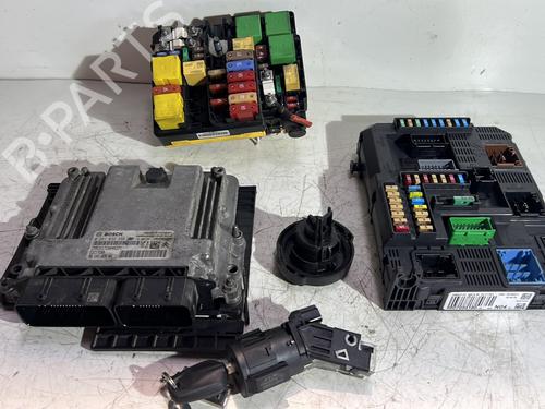 Used Electronic module PEUGEOT 308 II (LB_, LP_, LW_, LH_, L3_) 1.6 BlueHDi 120 (120 hp) 21717466