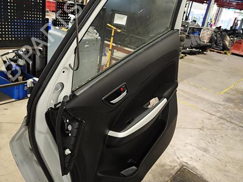 Used Right front door Right front door 39227684 39227684