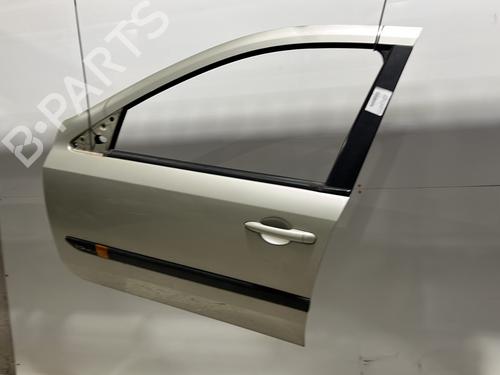 Used Left front door RENAULT LAGUNA II (BG0/1_) 1.9 dCi (BG08, BG0G) (120 hp) 21838242