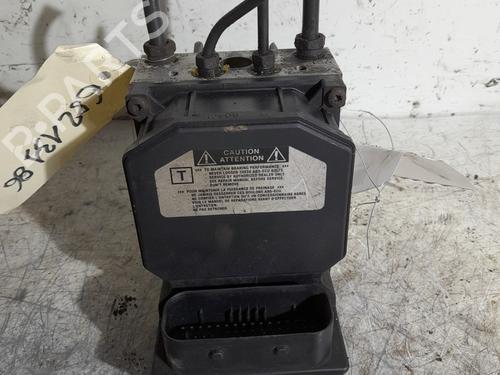Used ABS pump TOYOTA AVENSIS (_T25_) 2.0 D-4D (ADT250_, ADT250R) (126 hp) 22033207