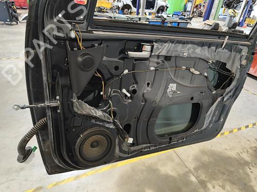 right-front-door-suzuki-swift-iii-mz-ez-2005-36837212 main image
