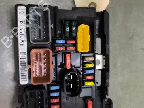 Used Fuse box Fuse box CITROËN C3 II (SC_) 1.4 (73 hp) 28293811 28293811