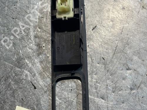 Used Right front window switch Right front window switch RENAULT CAPTUR I (J5_, H5_) 1.3 TCe 150 (J5NK, J5JS) (150 hp) 21700021 21700021