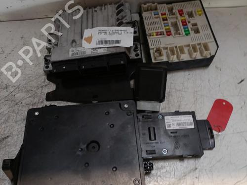 other-renault-megane-iii-hatchback-bz01_-b3_-15-dci-237100777r-2008-21693182 main image