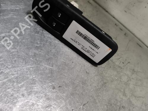 Used Left front window switch RENAULT CLIO III (BR0/1, CR0/1) 1.2 16V (BR02, BR0J, BR11, CR02, CR0J, CR11) (75 hp) 28442422