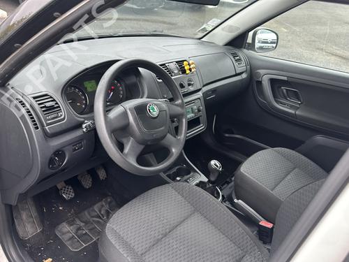 Faro izquierdo SKODA FABIA II (542) 1.6 TDI | BP30708687C28 