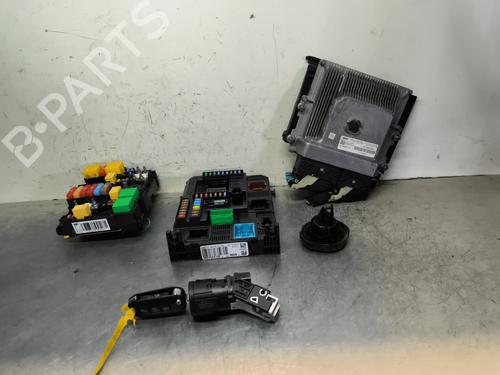 Used Electronic module PEUGEOT 308 II (LB_, LP_, LW_, LH_, L3_) 1.2 THP 110 (110 hp) 31999930