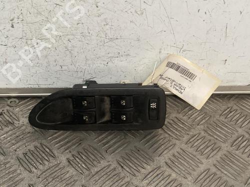 Used Right front window switch Right front window switch RENAULT LAGUNA II Grandtour (KG0/1_) 1.9 dCi (KG0G) (120 hp) 21695037 21695037