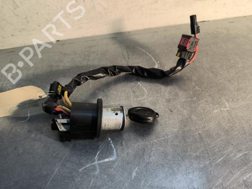Używane Stacyjka PEUGEOT 206 Hatchback (2A/C) 1.4 i (75 hp) 29733628