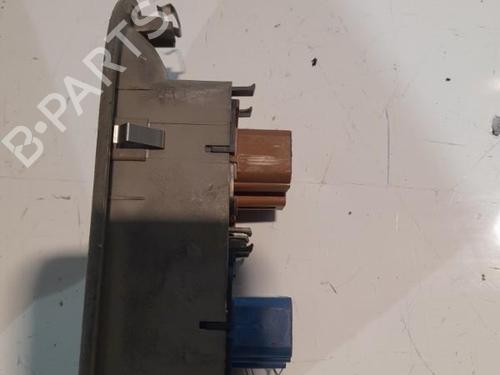 Used Left front window switch Left front window switch RENAULT CLIO III (BR0/1, CR0/1) 1.5 dCi (BR17, CR17) (86 hp) 21705974 21705974