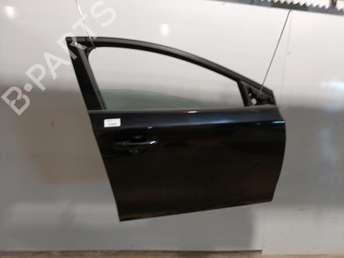 Used Right front door VOLVO V40 Hatchback (525) D3 (150 hp) 29003777