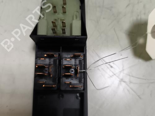 Used Left front window switch Left front window switch AUDI 80 B4 Saloon (8C2) 1.9 TDI (90 hp) 25274306 25274306