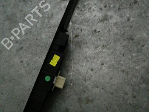 Used Right front window switch Right front window switch RENAULT CLIO IV (BH_) 1.5 dCi 75 (75 hp) 21717854 21717854