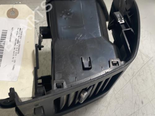 air-vent-mitsubishi-pajero-iv-v8_w-v9_w-2006-26173472 main image