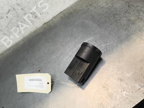 Used Headlight switch Headlight switch VW POLO IV (9N_, 9A_) 1.4 TDI (75 hp) 33051359 33051359