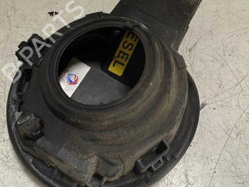 Fuel flap PEUGEOT 308 SW II (LC_, LJ_, LR_, LX_, L4_) 1.6 HDi / BlueHDi 115 (LCBHXM, LCBHXT) | BP24526427C131