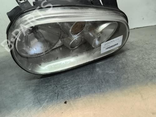Used Right headlight Right headlight VW GOLF IV (1J1) 1.9 TDI (90 hp) 30829946 30829946