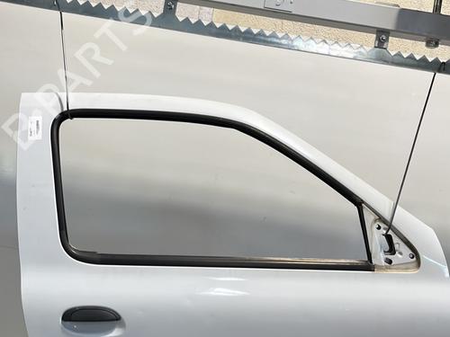 Used Right front door RENAULT CLIO II (BB_, CB_) 1.5 dCi (B/CB07) (65 hp) 28304536