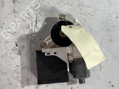 Portierruitmotor linksvoor VW GOLF PLUS V (5M1, 521) 1.9 TDI (105 hp) 29331137