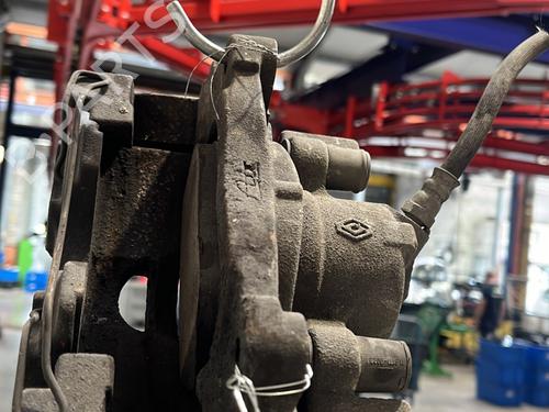 Used Left front brake caliper Left front brake caliper RENAULT SCÉNIC III (JZ0/1_) 1.9 dCi (JZ0J, JZ1J, JZ1K, JZ1S) (131 hp) 28302609 28302609