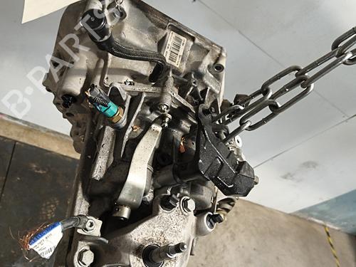 gearbox-renault-clio-v-b7_-2019-34120540 main image