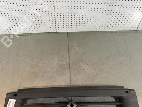 Grille RENAULT MASTER I Van (T__) 28-35 2,5 D (75 hp) 22032304