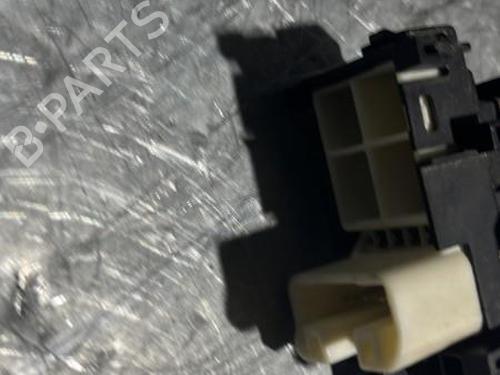 Right front window switch TOYOTA YARIS (_P9_) 1.4 D-4D (NLP90_, NLP90R) | BP21705314I26 