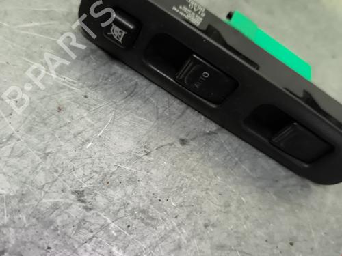 Used Left front window switch Left front window switch SUZUKI JIMNY Closed Off-Road Vehicle (SN) 1.5 DDiS 4WD (SN415D) (65 hp) 32995600 32995600