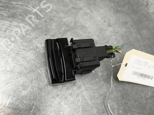 switch-citroen-ds4-nx_-2011-2012-2013-2014-2015-33992110 main image