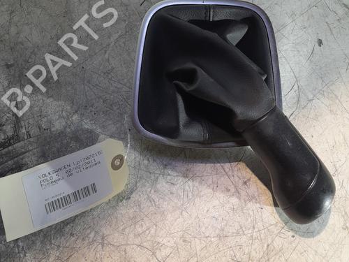 Used Shift knob Shift knob VW POLO V (6R1, 6C1) 1.6 TDI (90 hp) 22359606 22359606