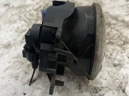 right-front-fog-light-renault-megane-iv-hatchback-b9amn_-2015-39639665 main image