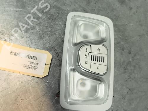 interior-roof-light-fiat-500l-351_-352_-2012-31815766 main image