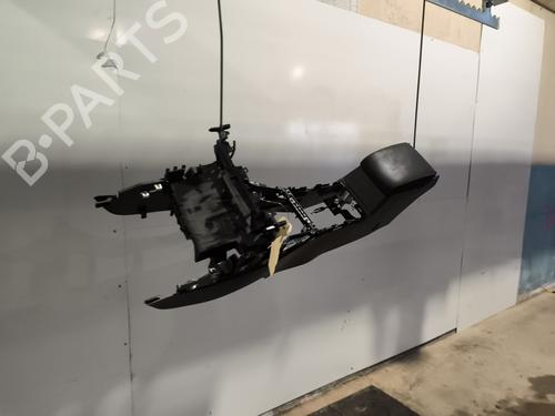 Accoudoir central VW GOLF VII (5G1, BQ1, BE1, BE2) 2.0 TDI (150 hp) 31884420