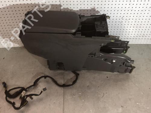 Used Armrest / Center console Armrest / Center console PEUGEOT 3008 I MPV (0U_) 1.6 HDi (109 hp) 22032743 22032743
