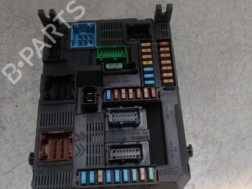 Used Fuse box Fuse box 26173508 26173508