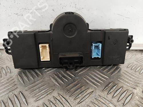 Used Climate control RENAULT CLIO III (BR0/1, CR0/1) 1.5 dCi (BR17, CR17) (86 hp) 21695633