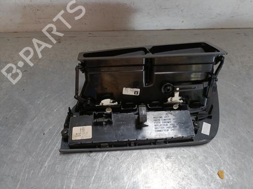 Air vent PEUGEOT 5008 (0U_, 0E_) 2.0 HDi 150 / BlueHDi 150 | BP28048240I21