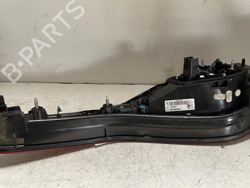 left-tailgate-light-renault-megane-iv-hatchback-b9amn_-2015-24346675 main image
