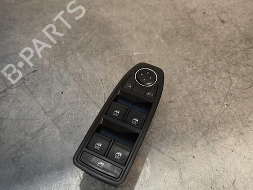 Used Left front window switch RENAULT CLIO V (B7_) 1.0 TCe 90 (B7MT) (91 hp) 30552734