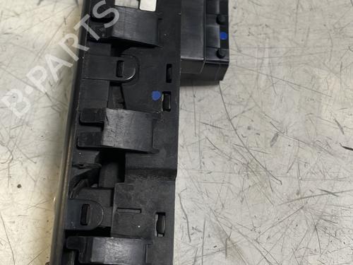 Used Left front window switch Left front window switch CITROËN C3 II (SC_) 1.4 HDi 70 (SC8HZC, SC8HR0, SC8HP4) (68 hp) 24346536 24346536